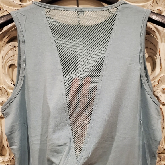 Green athletic tie back mesh tank top - Picture 11 of 14